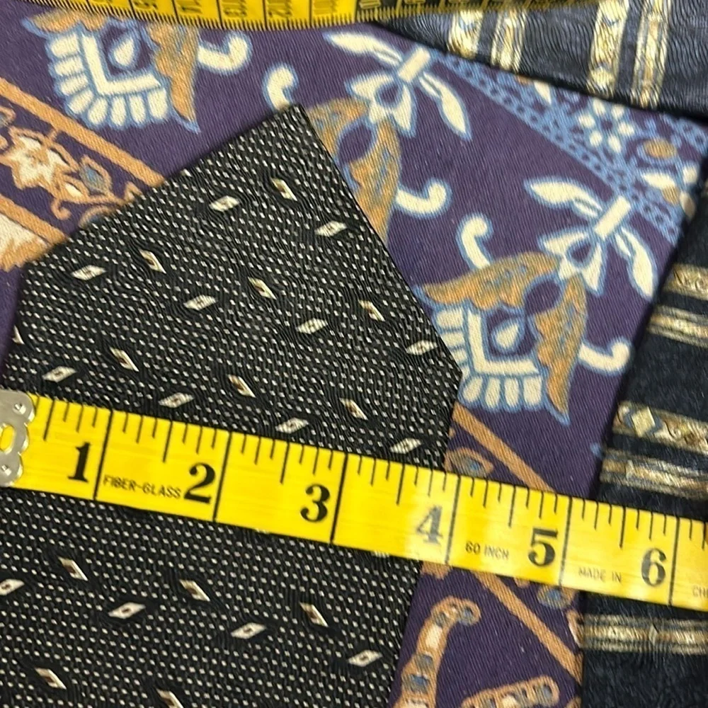 Van-Heusen Silk Men’s Ties (3) Black Blue Gray Cream Neutrals Perfect Condition
